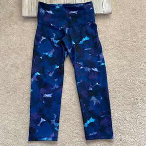 Old Navy Active Go-Dry Fitted Capri Crop Leggings Women's Size S Watercolor Yoga